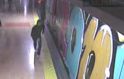 Brunete atrapa a los graffiteros para que limpien sus propias pintadas