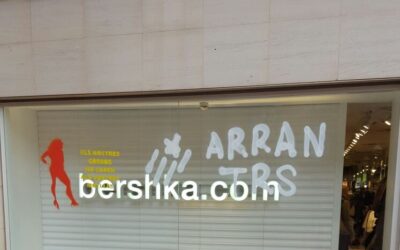 RECIGLASS actúa en el Bershka de Terrassa y retira un graffiti