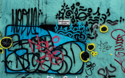 Limpieza de grafitis: protección integral para fachadas y escaparates